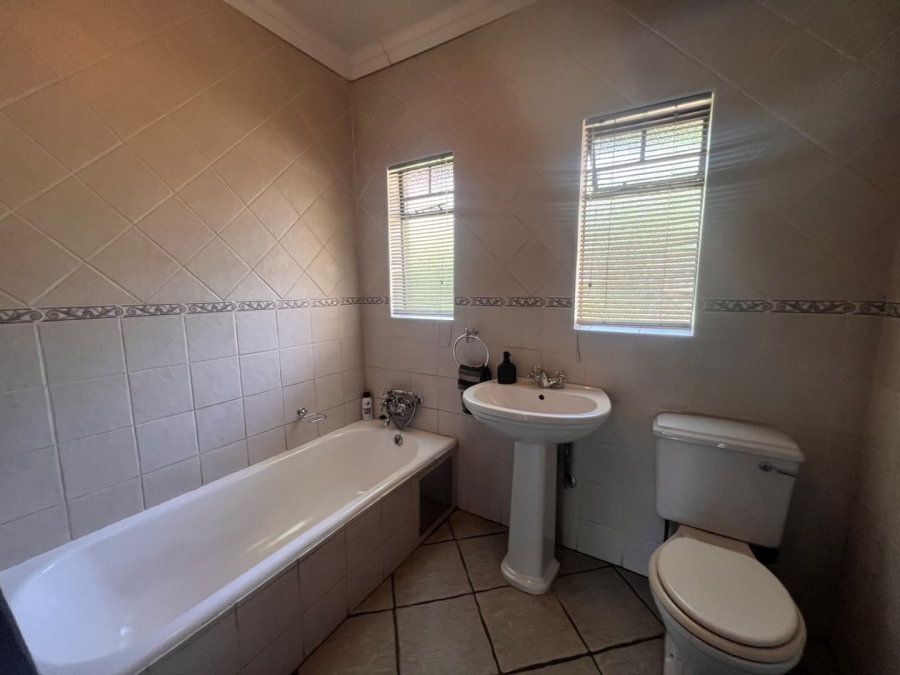 3 Bedroom Property for Sale in Roodia Free State